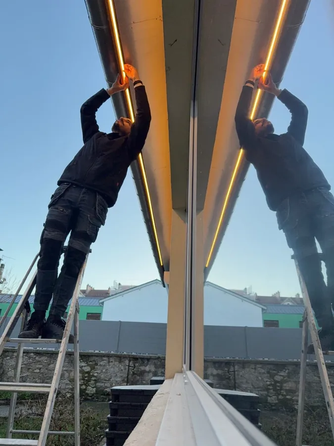 Éclairage intérieur et extérieur réalisé par Tom Électricité